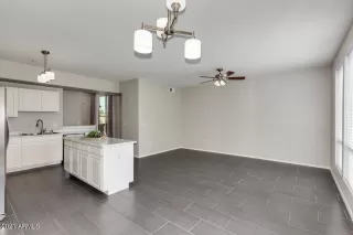 Photo #5: 6255958 Listing