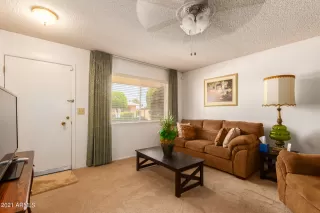 Photo #4: 6255980 Listing