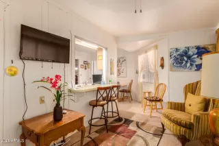 Photo #6: 6255980 Listing