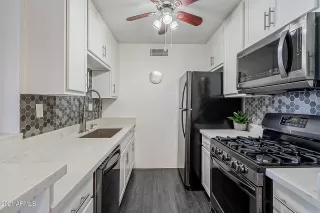 Photo #5: 6256098 Listing