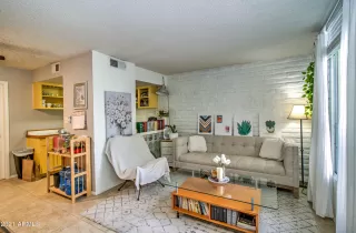 Photo #2: 6256391 Listing