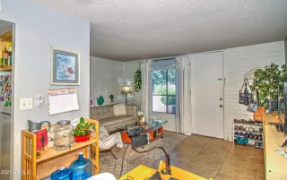 Photo #5: 6256391 Listing