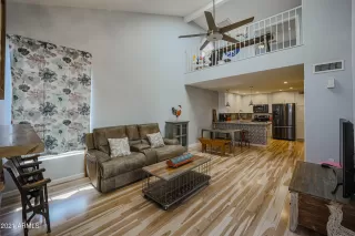 Photo #4: 6256884 Listing