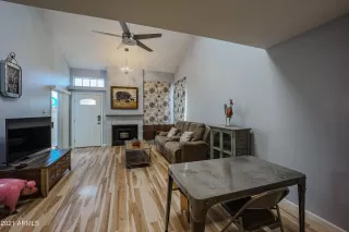 Photo #5: 6256884 Listing