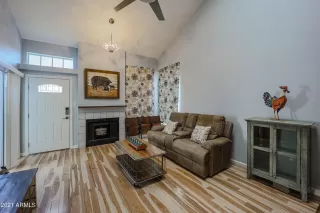 Photo #6: 6256884 Listing