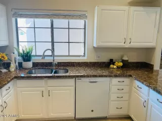 Photo #2: 6257275 Listing