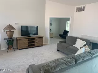 Photo #5: 6257275 Listing