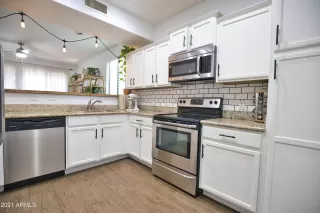 Photo #4: 6257833 Listing