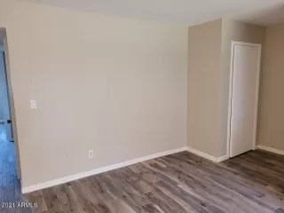 Photo #5: 6257891 Listing