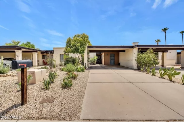 MLS: 6257922 Condo For Sale