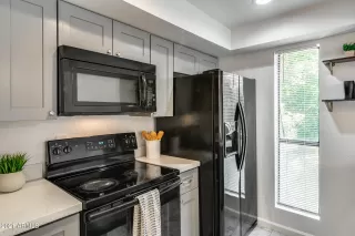 Photo #5: 6257942 Listing