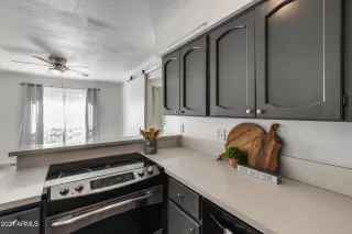 Photo #6: 6257947 Listing