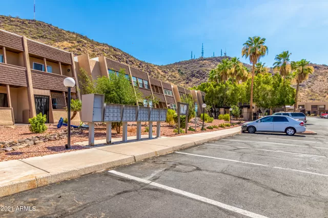 MLS: 6258225 Condo For Sale