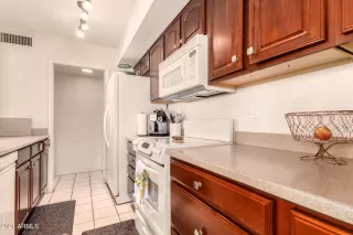 Photo #2: 6258256 Listing