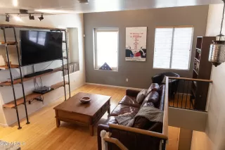 Photo #6: 6258319 Listing