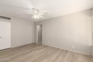 Photo #5: 6258399 Listing