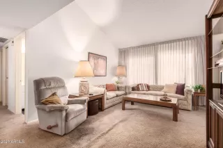 Photo #4: 6258400 Listing