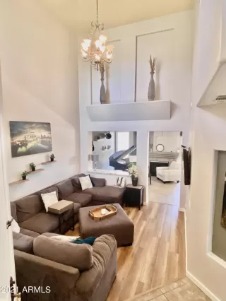 Photo #3: 6258402 Listing