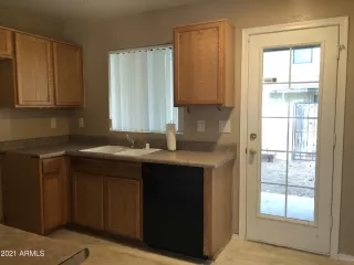 Photo #5: 6258426 Listing