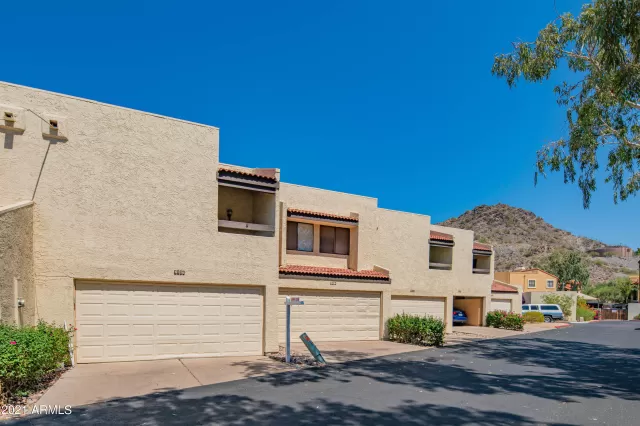 MLS: 6258528 Condo For Sale