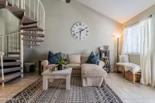 Photo #3: 6258700 Listing