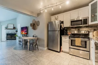 Photo #6: 6258700 Listing