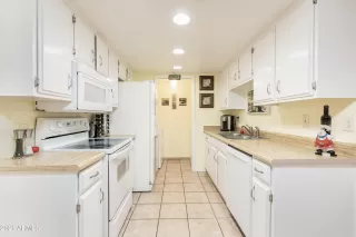 Photo #3: 6258806 Listing 