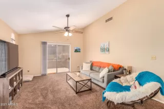 Photo #5: 6258877 Listing