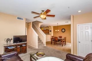 Photo #5: 6259147 Listing 