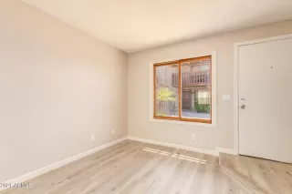 Photo #3: 6259308 Listing