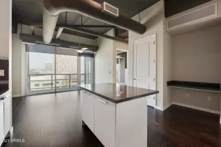 Photo #5: 6259337 Listing 