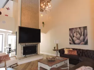 Photo #5: 6259401 Listing