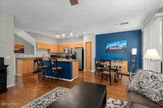 Photo #4: 6259473 Listing