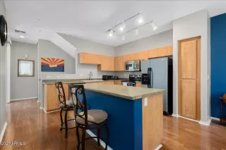 Photo #6: 6259473 Listing