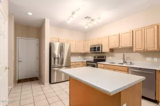 Photo #6: 6259580 Listing