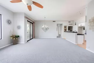 Photo #5: 6259582 Listing