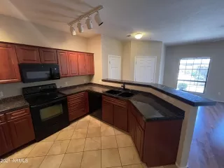 Photo #5: 6259610 Listing