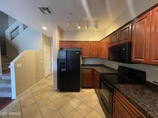 Photo #6: 6259610 Listing