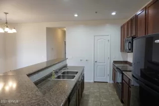 Photo #5: 6259844 Listing