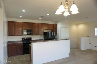 Photo #6: 6259844 Listing