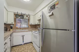 Photo #6: 6259948 Listing