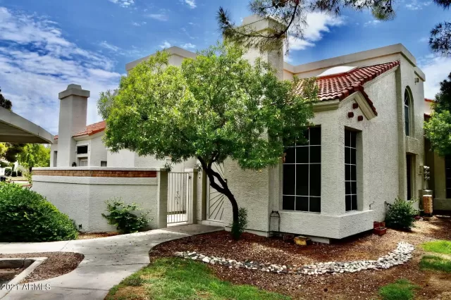 MLS: 6260028 Condo For Sale