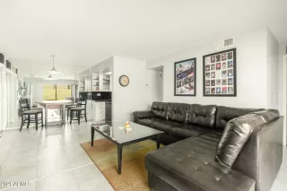 Photo #4: 6260091 Listing