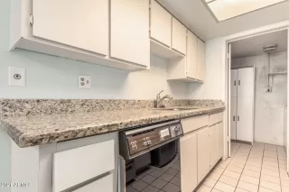 Photo #6: 6260103 Listing