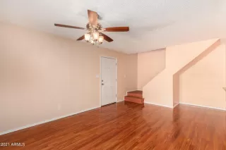 Photo #5: 6260116 Listing