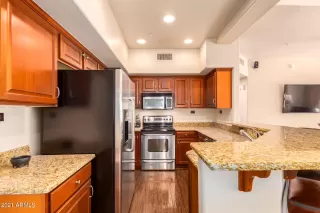 Photo #5: 6260420 Listing