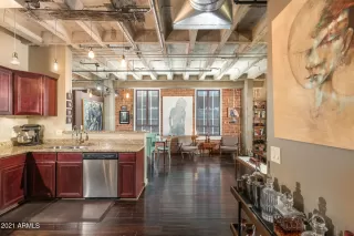 Photo #5: 6260568 Listing