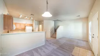 Photo #4: 6260600 Listing