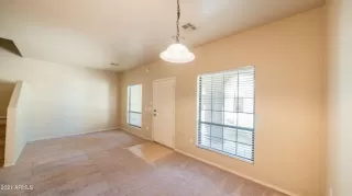 Photo #5: 6260600 Listing