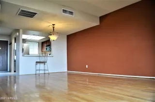 Photo #5: 6260726 Listing 